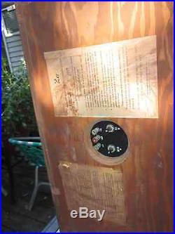 Pair of Vintage AR 2a Speakers Pair of Vintage AR 2a Speakers