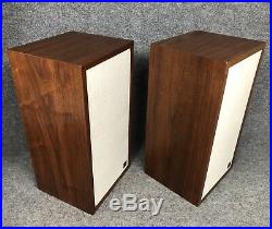 Pair of Vintage Acoustic Research AR-4X Bookshelf Speakers Sound Great In EUC
