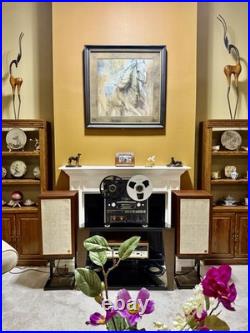 Pair of original cherry vintage Acoustic Research AR-3 speakers Pair of original cherry vintage Acoustic Research AR-3 speakers
