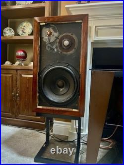 Pair of original cherry vintage Acoustic Research AR-3 speakers Pair of original cherry vintage Acoustic Research AR-3 speakers