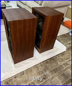 Pair of original cherry vintage Acoustic Research AR-3 speakers Pair of original cherry vintage Acoustic Research AR-3 speakers