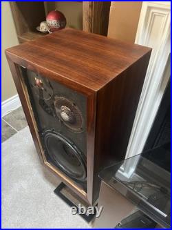 Pair of original cherry vintage Acoustic Research AR-3 speakers Pair of original cherry vintage Acoustic Research AR-3 speakers