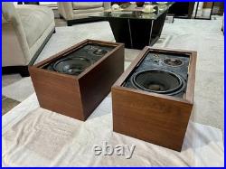 Pair of original cherry vintage Acoustic Research AR-3 speakers Pair of original cherry vintage Acoustic Research AR-3 speakers
