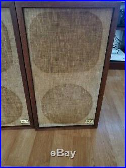 Pair of two Acoustic Research AR5 Vintage Speakers
