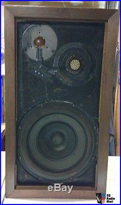 Pair of vintage Acoustic Research AR-3 Speakers