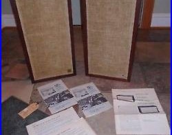 Pair of vintage Acoustic Research AR 4x Speakers