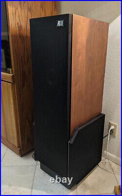 Pair of vintage Teledyne Acoustic Research AR90 speaker towers - please read