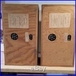 Pair vintage Acoustic Research AR-1 speakers