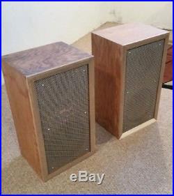 Pair vintage Acoustic Research AR-1 speakers