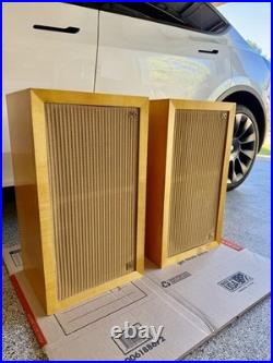 Rare Acoustic Research AR-3 Speakers. With stand. All original