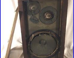 Single vintage acoustic research ar3a speaker
