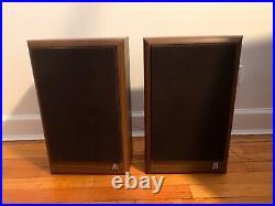 Teledyne Acoustic Research AR18 B Speakers Excellent condition Sound great