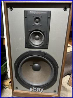 Teledyne Acoustic Research AR Model 588 Vintage Speaker Woodgrain with Grille