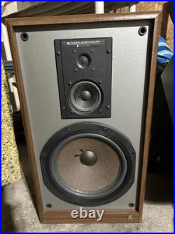 Teledyne Acoustic Research AR Model 588 Vintage Speaker Woodgrain with Grille