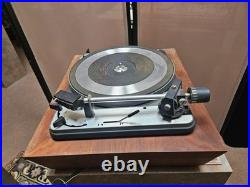 United Audio Dual 1019 Record Player Turntable with 2 AR6 speakers