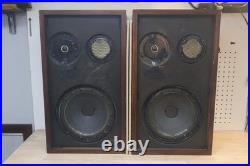 Used Vintage Acoustic Research Model AR-2AX Stereo Speakers Pair USA Need Foam