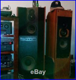 Very good condition AR9 Speakers! Beautiful refoamed