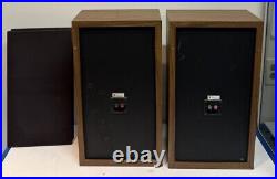 Vintage 1970s Acoustic Research AR28 B 2-Way Bookshelf Speakers