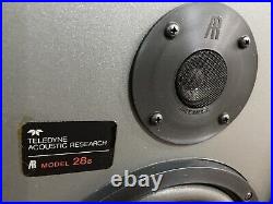 Vintage 1970s Acoustic Research AR28 B 2-Way Bookshelf Speakers