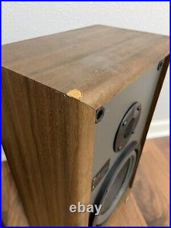 Vintage 1970s Acoustic Research AR28 B 2-Way Bookshelf Speakers