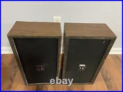 Vintage 1970s Acoustic Research AR28 B 2-Way Bookshelf Speakers
