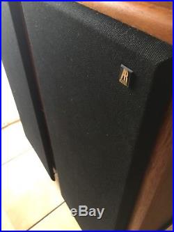 Vintage 1986 Acoustic Research AR-40 Connoisseur Series Speakers. 12x27. 6ohm