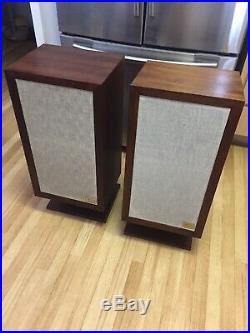 Vintage ACOUSTIC RESEARCH AR-3A SPEAKERS