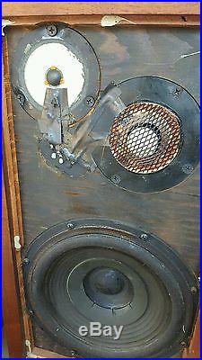 Vintage ACOUSTIC RESEARCH AR 3A Speakers AR3a