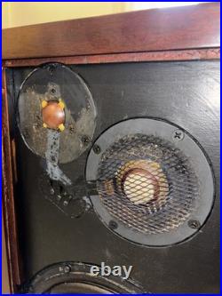 Vintage ACOUSTIC RESEARCH AR-3 Speakers Pair Restored 62118/62222 WithBoxes