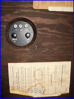 Vintage AR-3 Acoustic Research Walnut Wood Case Speaker Suspension Loudspeaker