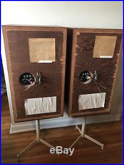 Vintage AR 3a Speakers. Working Great Sound