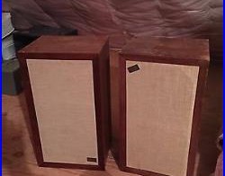 Vintage Acoustic Research AR3 Speakers 95340/95348 Walnut