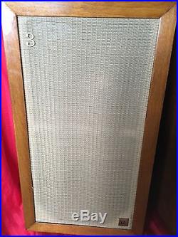 Vintage Acoustic Research AR3 Speakers Low Matching Serial Numbers 19591 Walnut