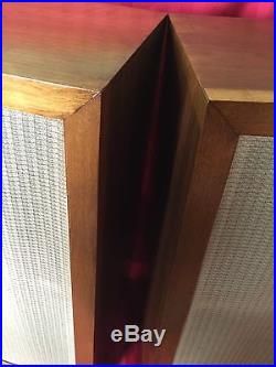 Vintage Acoustic Research AR3 Speakers Low Matching Serial Numbers Walnut