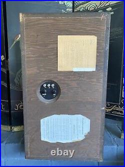 Vintage Acoustic Research AR-3 Pair Of Speakers, Rare And Sought After. Works