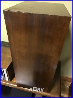 Vintage Acoustic Research AR-3 Speakers. Fully Restored