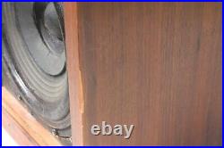 Vintage Acoustic Research AR-3 speakers Serial # C53909 & C53920 Vintage Acoustic Research AR-3 speakers Serial # C53909 & C53920