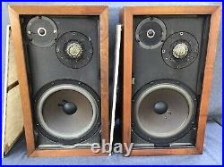 Vintage Acoustic Research AR 3a Loudspeakers? Very Nice? Look