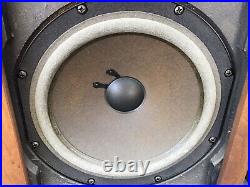 Vintage Acoustic Research AR 3a Loudspeakers? Very Nice? Look