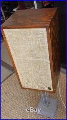 Vintage Acoustic Research AR-4 Speakers Pair Vintage Acoustic Research AR-4 Speakers Pair
