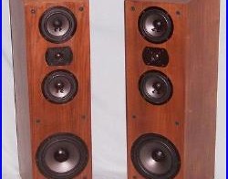 Vintage Acoustic Research Classic 18 SRA Series Walnut Stereo Speakers with Spikes