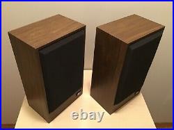Vintage Acoustic Research Teledyne AR18 bookshelf speakers