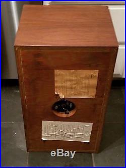 Vintage Early Acoustic Research AR-2 Speakers Loudspeakers
