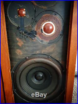 Vintage PAIR AR3 Acoustic Research Audio Speakers Walnut S/N C 35081 + C 35074