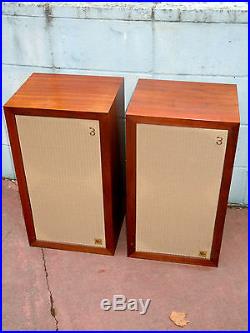 Vintage PAIR AR3 Acoustic Research Speakers Walnut Matching Serial Numbers Nice