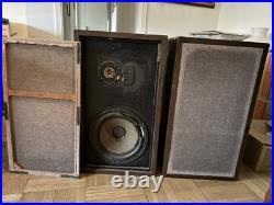 Vintage Pair Acoustic Research AR5 Loud Speakers