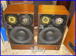 Vintage Pair of Acoustic Research AR11 Speakers