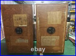 Vintage Pair of Acoustic Research AR2a Speakers. Tested And Sounding Great