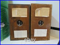Vintage Pair of Acoustic Research AR-2AX Speakers walnut working