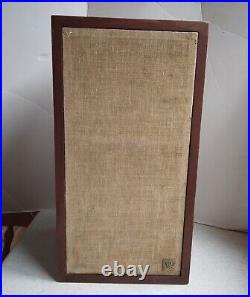 Vintage Pair of Acoustic Research AR-4x Bookshelf Speakers Original Working Vintage Pair of Acoustic Research AR-4x Bookshelf Speakers Original Working
